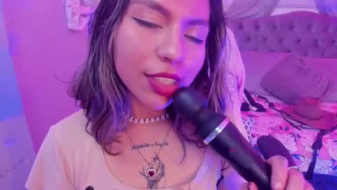 Snapshot of delilah_fix chatting on March 4, 2025, 2:32 pm della online show from March 4, 2025, 2:32 pm