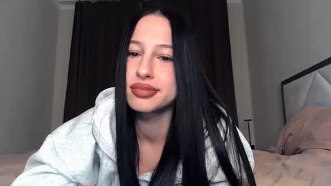 delly_love online show from October 5, 2025, 8:51 pm