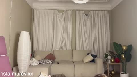 Delora online show from November 20, 2025, 4:34 am