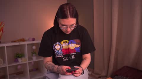 Snapshot of deloresramos chatting on December 18, 2025, 5:35 am Hey hey Im Scally my first day here online show from December 18, 2025, 5:35 am