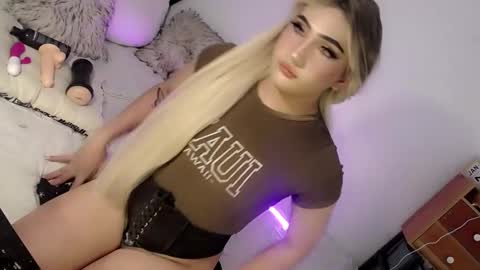 Chesca online show from February 6, 2025, 3:52 pm