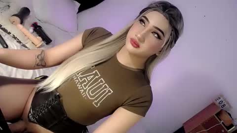 Chesca online show from February 19, 2025, 5:49 pm