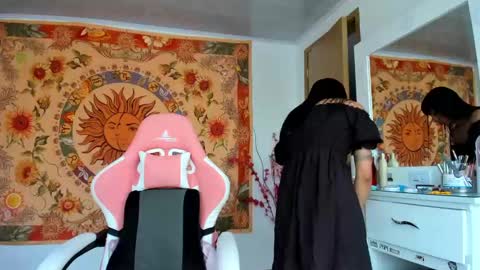 Snapshot of demeter__ chatting on January 12, 2025, 6:16 pm demeter__ online show from January 12, 2025, 6:16 pm