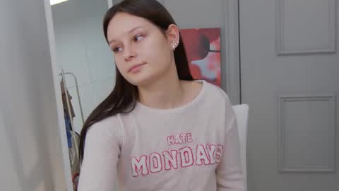 Snapshot of demi_murr chatting on October 15, 2025, 1:11 pm demi_murr online show from October 15, 2025, 1:11 pm