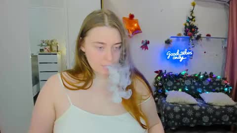 Snapshot of demure_soul chatting on December 4, 2024, 5:38 am Sophie online show from December 4, 2024, 5:38 am