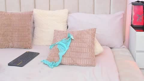 Snapshot of demyrose chatting on January 26, 2025, 5:45 am DEMY online show from January 26, 2025, 5:45 am