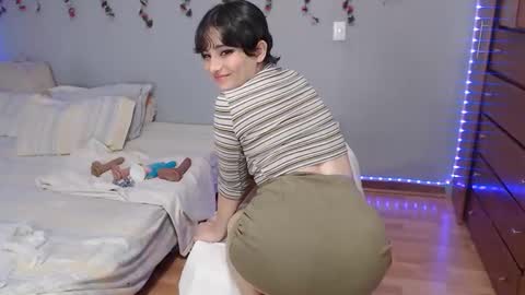 Snapshot of deni_bloom chatting on December 20, 2024, 2:30 am Denisse    schedule Monday to Friday 1300-1900 mexican time Saturday-maybe it could be a surprise IDEPENDENT MODEL online show from December 20, 2024, 2:30 am