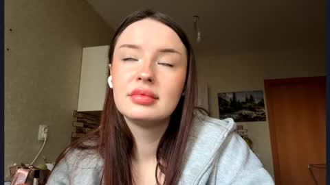 Annie online show from December 22, 2025, 11:18 am