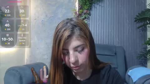 Snapshot of denise_babe_ chatting on November 27, 2025, 11:34 am Laura online show from November 27, 2025, 11:34 am