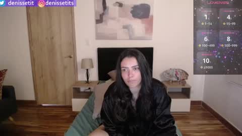 Snapshot of denissetits chatting on February 7, 2025, 8:20 pm online show from February 7, 2025, 8:20 pm