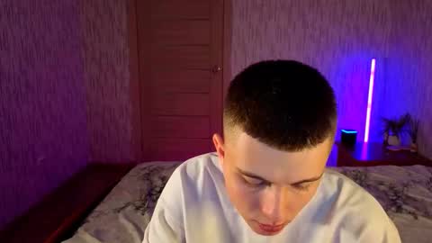Snapshot of denisx444 chatting on October 17, 2025, 4:48 am Denis online show from October 17, 2025, 4:48 am