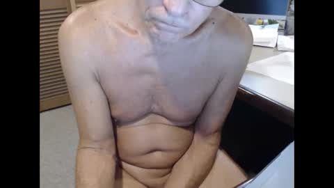 Den  Jet online show from October 6, 2025, 10:45 am