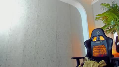 dennis_cox_ online show from January 21, 2025, 5:30 pm