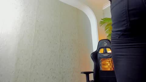 dennis_cox_ online show from January 22, 2025, 9:57 am