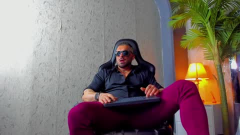 dennis_cox_ online show from February 7, 2025, 1:01 pm