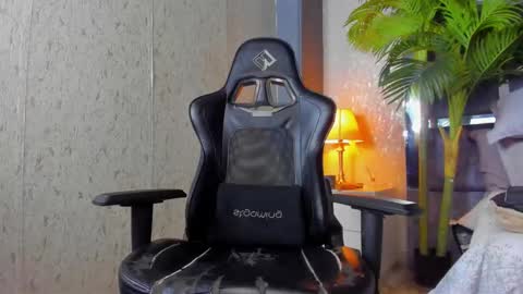 dennis_cox_ online show from February 16, 2025, 5:04 pm