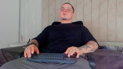 dennis munera online show from January 4, 2025, 8:16 pm