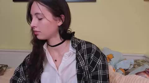 Snapshot of denniseforline chatting on September 15, 2025, 8:14 am Olivia online show from September 15, 2025, 8:14 am
