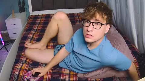 Dennis online show from November 22, 2025, 8:52 pm