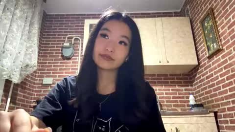 Snapshot of denysebernacchi chatting on November 8, 2025, 12:16 pm Emma online show from November 8, 2025, 12:16 pm