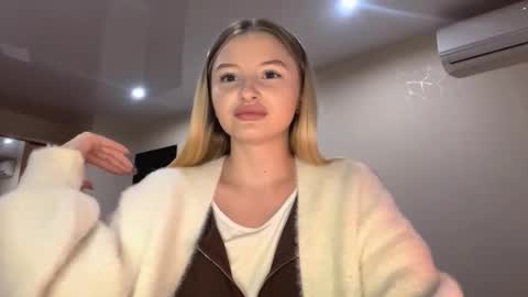 Snapshot of deonnagarn chatting on October 12, 2025, 2:38 pm Vi Victoria online show from October 12, 2025, 2:38 pm