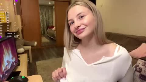 Snapshot of deonnagarn chatting on November 27, 2025, 2:08 pm Vi Victoria online show from November 27, 2025, 2:08 pm