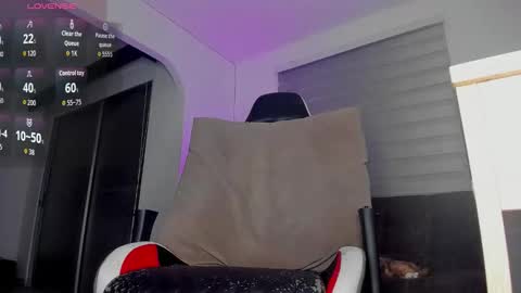 Snapshot of dereckhardd chatting on September 23, 2025, 4:48 am dereckhardd online show from September 23, 2025, 4:48 am