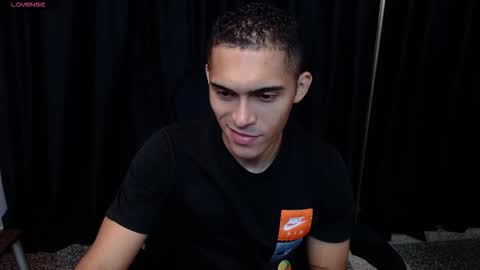 Snapshot of derek_storm_ chatting on November 15, 2025, 10:56 am D E R E K online show from November 15, 2025, 10:56 am