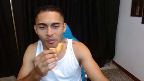 Snapshot of derek_storm_ chatting on November 29, 2025, 11:57 am D E R E K online show from November 29, 2025, 11:57 am