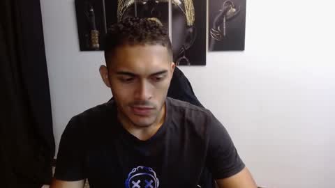 Snapshot of derek_storm_ chatting on November 30, 2025, 11:58 am D E R E K online show from November 30, 2025, 11:58 am