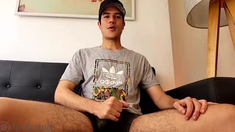 Derek independent model  online show from December 13, 2024, 4:27 pm