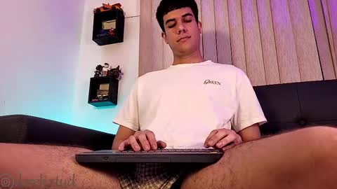 Derek independent model  online show from September 19, 2025, 4:14 am