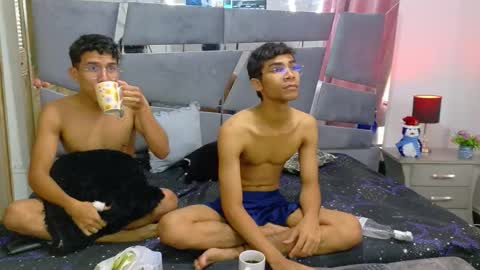 Snapshot of desire4duo chatting on November 18, 2025, 1:26 pm desire4duo online show from November 18, 2025, 1:26 pm