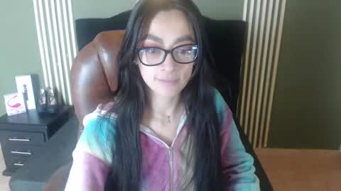 Snapshot of desiring__angel chatting on December 18, 2024, 4:39 pm Desiring Angel online show from December 18, 2024, 4:39 pm