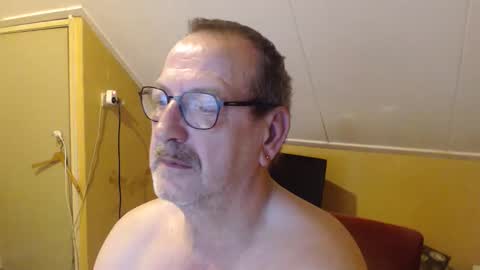 destelp online show from October 4, 2025, 9:46 pm