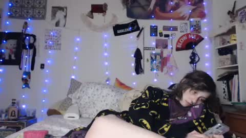 Snapshot of devilg1rl chatting on January 31, 2025, 4:36 am poutyangel online show from January 31, 2025, 4:36 am