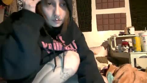 Snapshot of devilg1rl chatting on February 1, 2025, 10:55 pm poutyangel online show from February 1, 2025, 10:55 pm