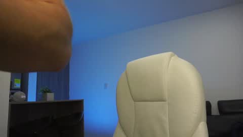 Devin Hunter online show from December 6, 2024, 3:41 am