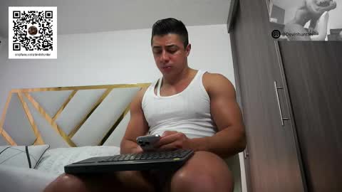 Snapshot of devin_hunter chatting on October 21, 2025, 11:00 am Devin Hunter online show from October 21, 2025, 11:00 am