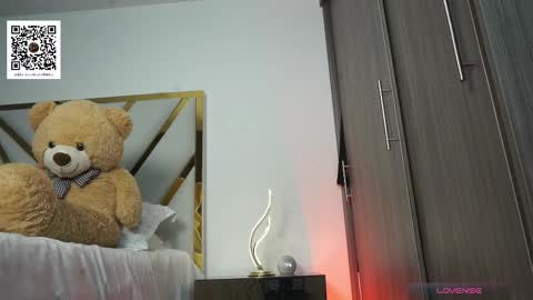 Snapshot of devin_hunter chatting on November 29, 2025, 12:46 am Devin Hunter online show from November 29, 2025, 12:46 am