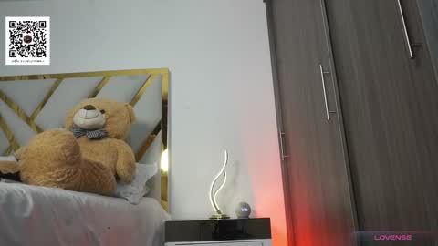 Snapshot of devin_hunter chatting on December 3, 2025, 11:36 pm Devin Hunter online show from December 3, 2025, 11:36 pm