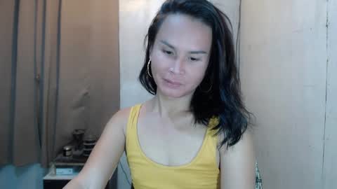 Snapshot of devine_g chatting on February 20, 2025, 2:18 am Igat online show from February 20, 2025, 2:18 am