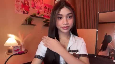 Snapshot of devine_goddessx chatting on October 22, 2025, 8:47 am Devine Greyson online show from October 22, 2025, 8:47 am