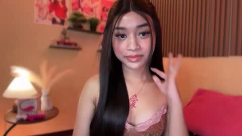 Snapshot of devine_goddessx chatting on October 28, 2025, 3:47 pm Devine Greyson online show from October 28, 2025, 3:47 pm