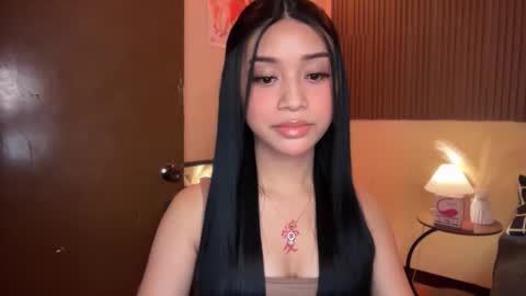 Snapshot of devine_goddessx chatting on November 17, 2025, 1:22 am Devine Greyson online show from November 17, 2025, 1:22 am