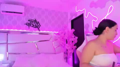 DevoraCook online show from November 17, 2025, 1:28 pm