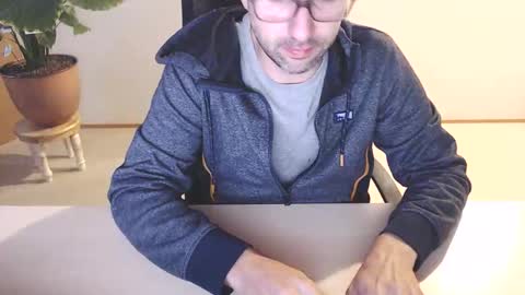 Snapshot of devswiss chatting on October 12, 2025, 7:29 am DevSwiss online show from October 12, 2025, 7:29 am