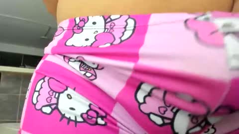 thumb up me please its important online show from September 23, 2025, 10:07 am