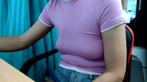 Snapshot of deylove786838 chatting on September 18, 2025, 8:27 am deylove786838 online show from September 18, 2025, 8:27 am