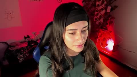 dhaniela naugthy online show from November 20, 2025, 7:35 pm